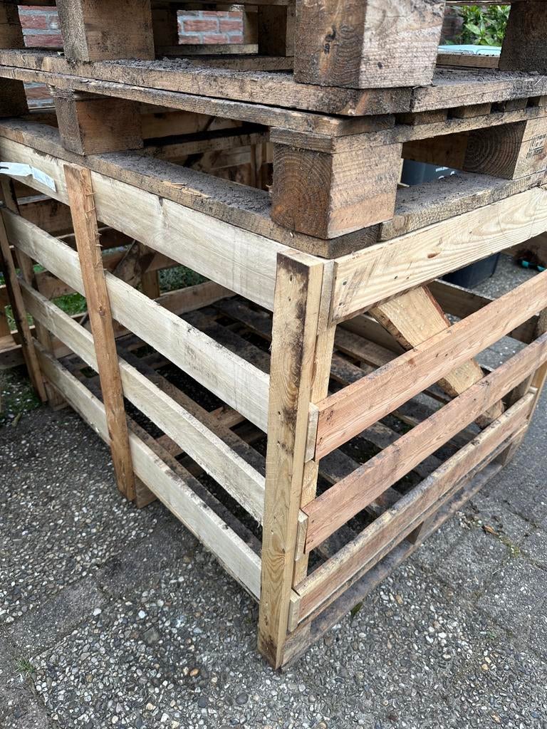 2 pallets en grote houten krat, Minder dan 3 m³, Ophalen
