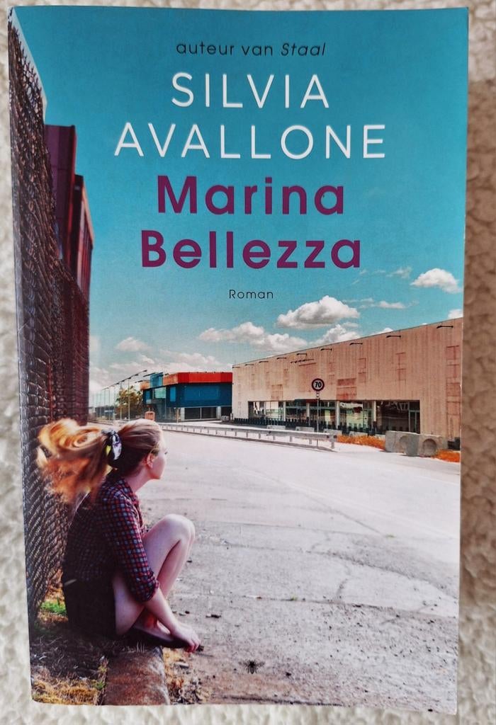 Silvia Avallone - Marina Belleza, Ophalen of Verzenden, Zo goed als nieuw