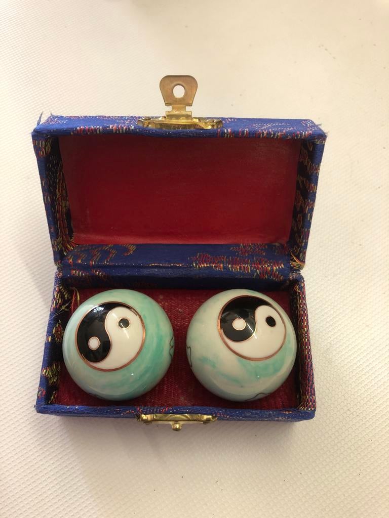 Yin Yang Stressballen in Doosje - Ontspanning en Balans, Ophalen of Verzenden, Zo goed als nieuw
