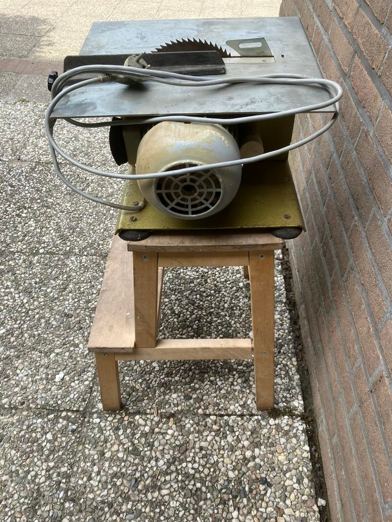 Elektrische zaagmachine, Doe-het-zelf en Verbouw, Gereedschap | Zaagmachines, Ophalen of Verzenden, Gebruikt, 1200 watt of meer