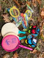 4 bolderkarren gevuld met spellen, Ophalen, Zo goed als nieuw