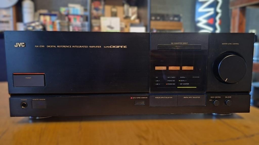 JVC AX-Z911• Digital Pure A Integrated Amplifier • GARANTIE, Audio, Tv en Foto, Versterkers en Receivers, Overige merken, MANUFACTURED BIJ VIKTOR COMPANY OF JAPAN.