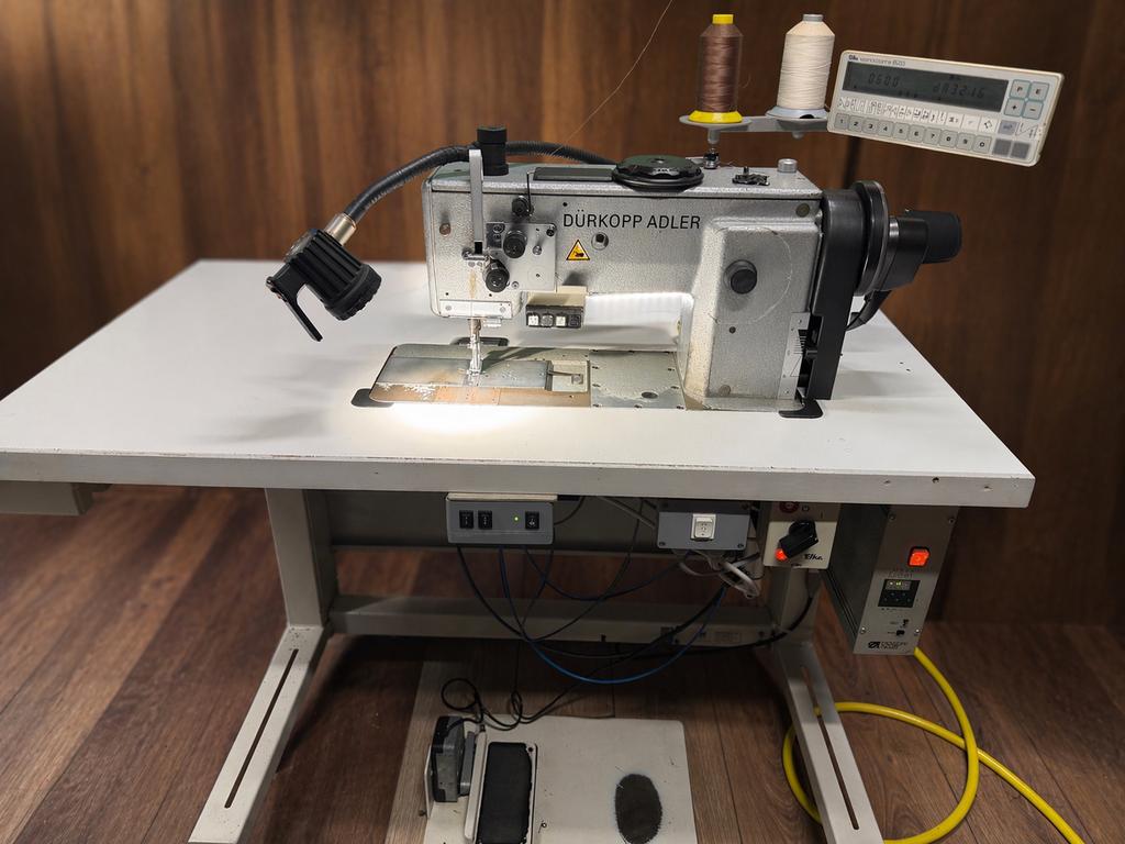 naaimachine industrieel durkopp adler vol automaat- lucht, Hobby en Vrije tijd, Overige merken, Ophalen of Verzenden, Industrieel