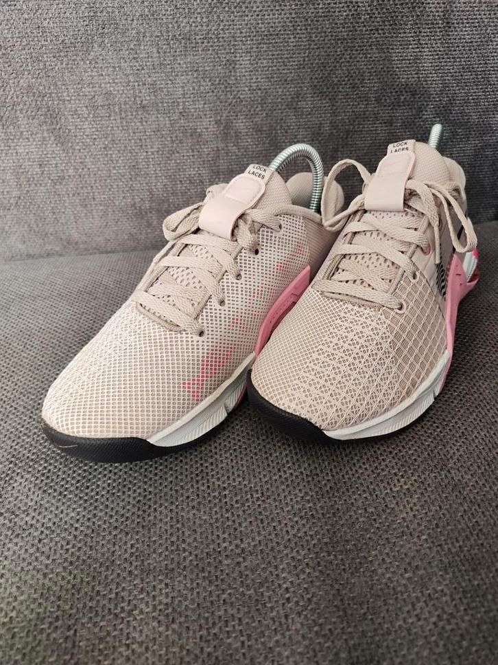 Nike Metcon 8 Sportschoenen Roze EU 35.5, Kleding | Dames, Sportkleding, Roze, Ophalen of Verzenden