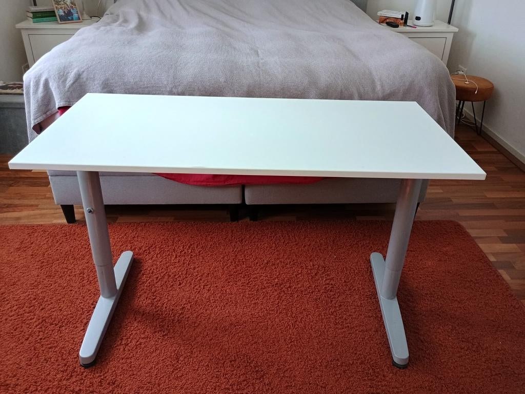 Bureau ikea, Ophalen of Verzenden, In hoogte verstelbaar