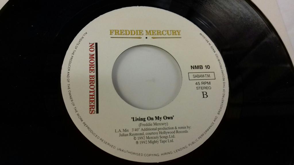 Freddie Mercury VINYL SINGLE Living on my own Remixes QUEEN, 7 inch, Single, Zo goed als nieuw, Pop