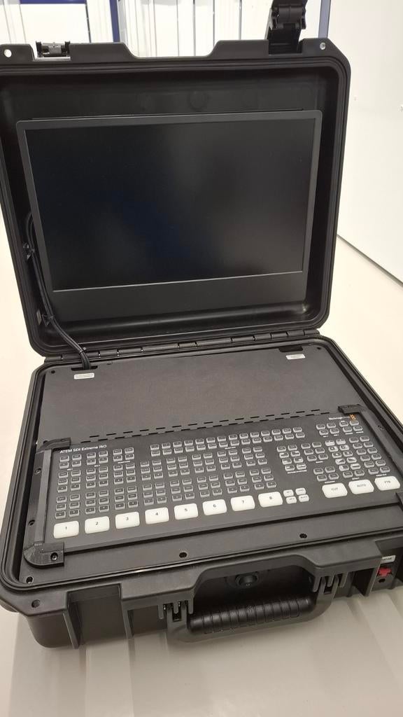 Blackmagic ATEM SDI Extreme ISO in koffer met beeldscherm, Audio, Tv en Foto, Ophalen, Zo goed als nieuw, Video
