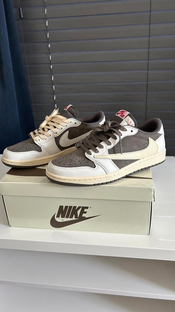 Travis scotts reverse mocha, Ophalen of Verzenden, Zo goed als nieuw, Bruin