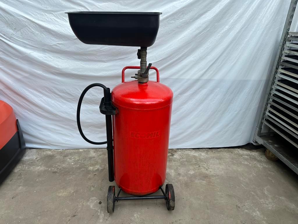 Olie Opvangtank, Ophalen