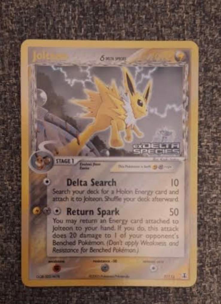 GEZOCHT, Jolteon Delta Species Reverse Holo Stamped EX/NM, Ophalen of Verzenden, Gebruikt, Losse kaart, Foil