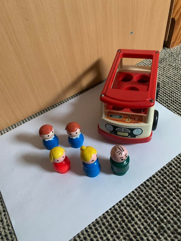 VINTAGE Fisher Price minischoolbus met 5 poppetjes, Ophalen of Verzenden, Zo goed als nieuw, Speelset
