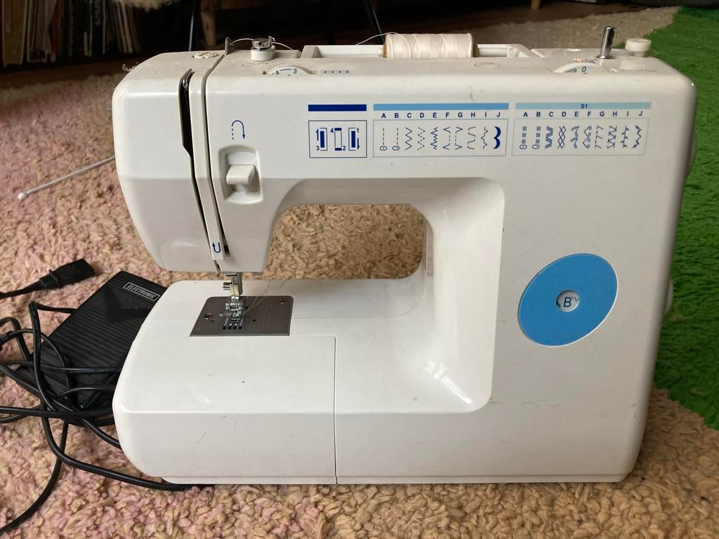 Naaimachine HEMA 8310-A6, Ophalen, Gebruikt, Naaimachine, Overige merken