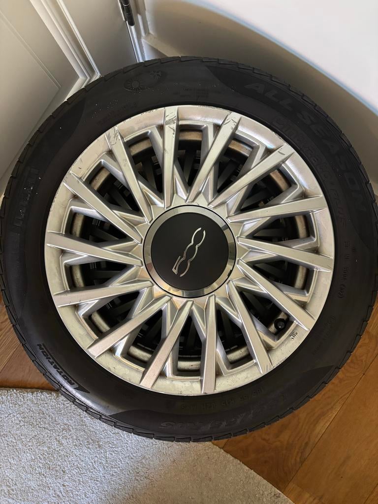 Fiat 500 Velgen met All-Season Banden 15 inch - 4x98, Auto-onderdelen, Banden en Velgen, Ophalen, Gebruikt, 15 inch, Banden en Velgen