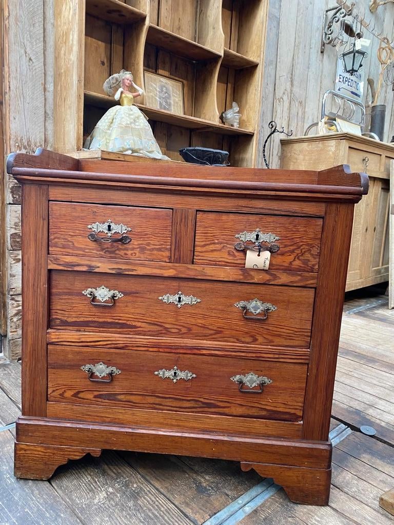 Frans waskastje commode ladekast kast