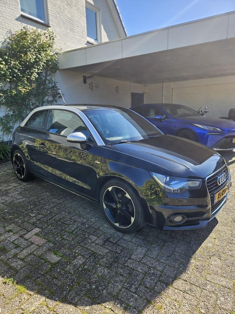 Audi A1 S-line Rotor Leder, Voorwielaandrijving, Zwart, 4 cilinders, 4 stoelen