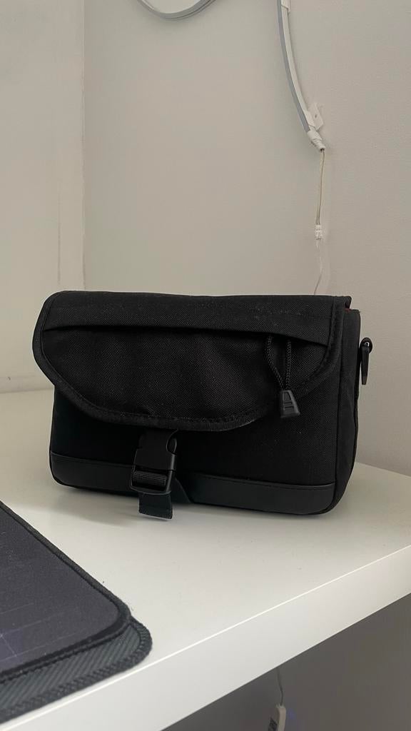 Canon EOS 2000D met 3 lenzen, tas en oplader, Gebruikt, Spiegelreflex, Canon, Ophalen of Verzenden