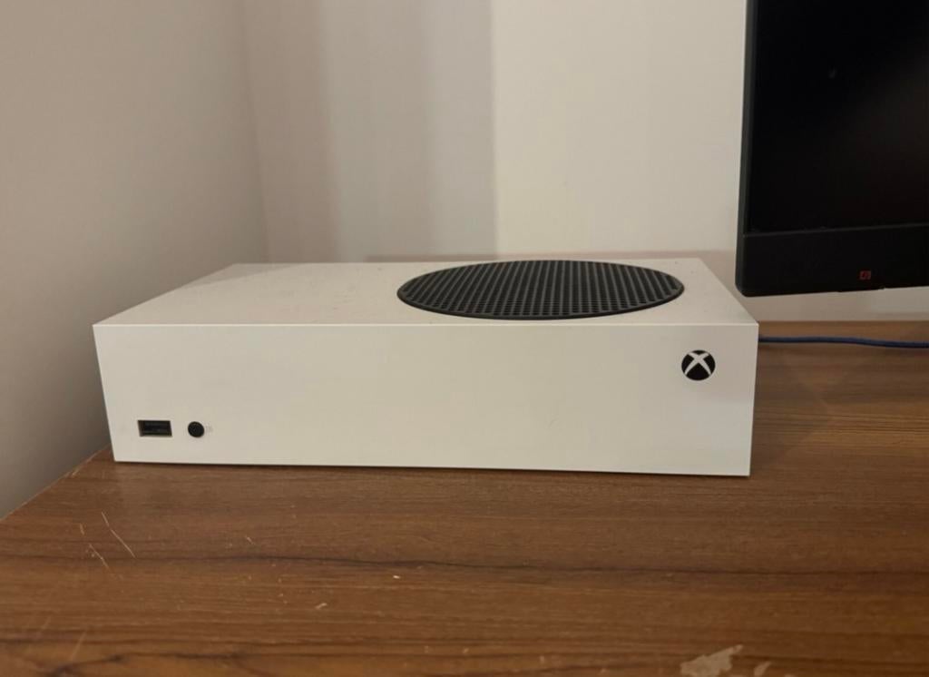 Xbox series s lees beschrijving, Spelcomputers en Games, Spelcomputers | Xbox Series X en S, Ophalen, Gebruikt