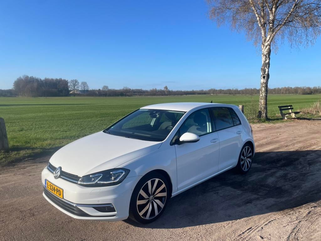 Volkswagen Golf - 1.4 - Highline  - 2017 - Wit, 125 pk, Wit, 1395 cc, 19 km/l