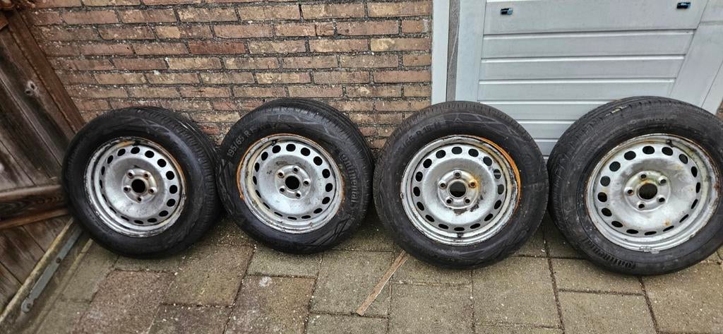 Set goede Continenial zomerbanden, Auto-onderdelen, Banden en Velgen, Ophalen, 15 inch, Band(en), 195 mm