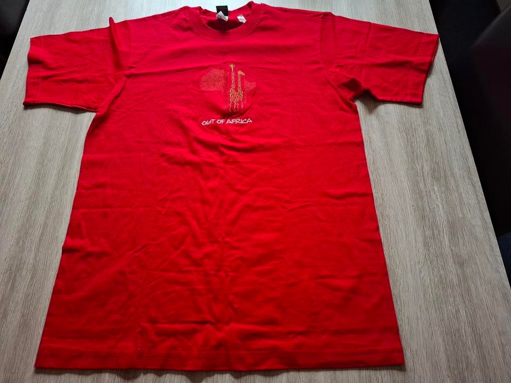 Rood Afrikaans t-shirt met giraffes, maat L, Ophalen of Verzenden