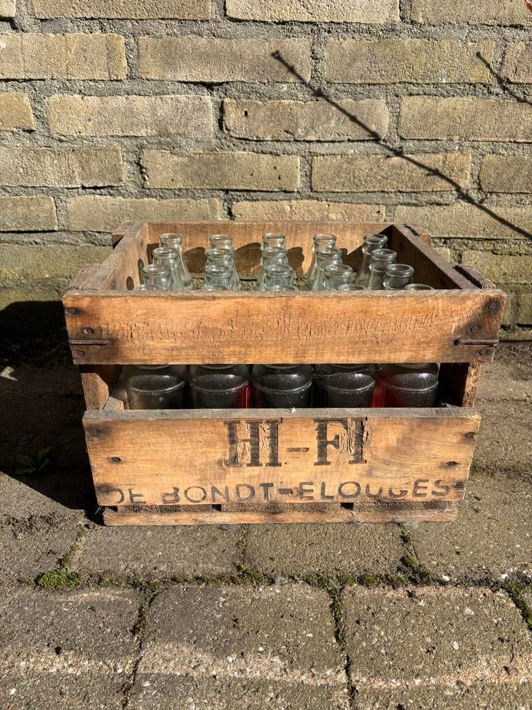 Antiek kratje Hi-Fi frisdrank flesjes, Ophalen