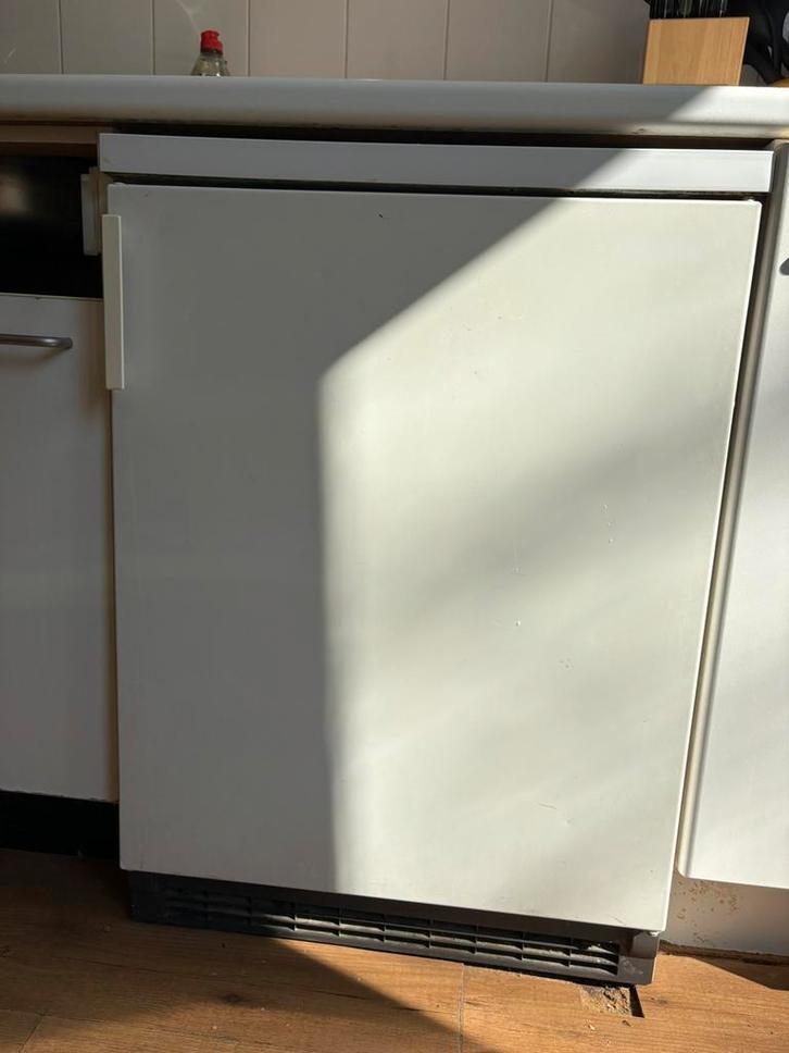 Koelkast prima staat, Huis en Inrichting, Woonaccessoires | Memoborden, Zo goed als nieuw, Ophalen of Verzenden