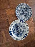 Set van 2 handgeschilderde Delfts Blauwe sierborden, Antiek en Kunst, Ophalen of Verzenden