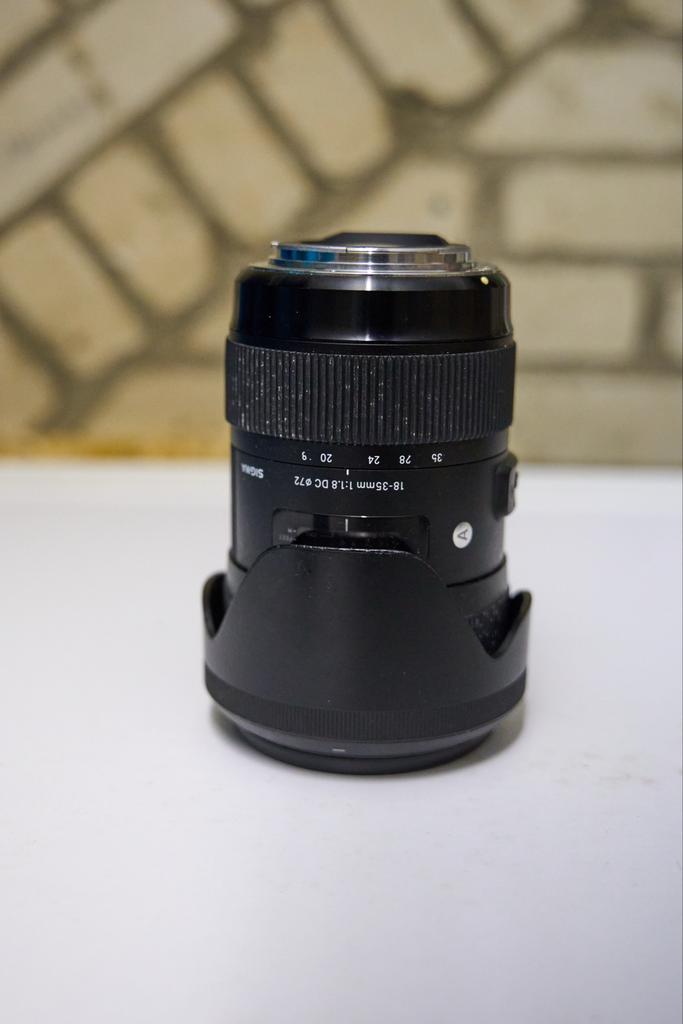 Sigma EF 18-35mm 1:1.8 DC Ø72 lens, Audio, Tv en Foto, Fotografie | Lenzen en Objectieven, Ophalen of Verzenden, Gebruikt, Groothoeklens