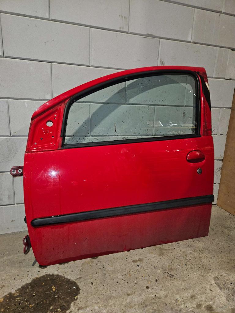 LINKER VOORDEUR PEUGEOT 107 / CITROEN C1  / TOYOTA AYGO, Niet ingevuld, Gebruikt, Citroën, Deur