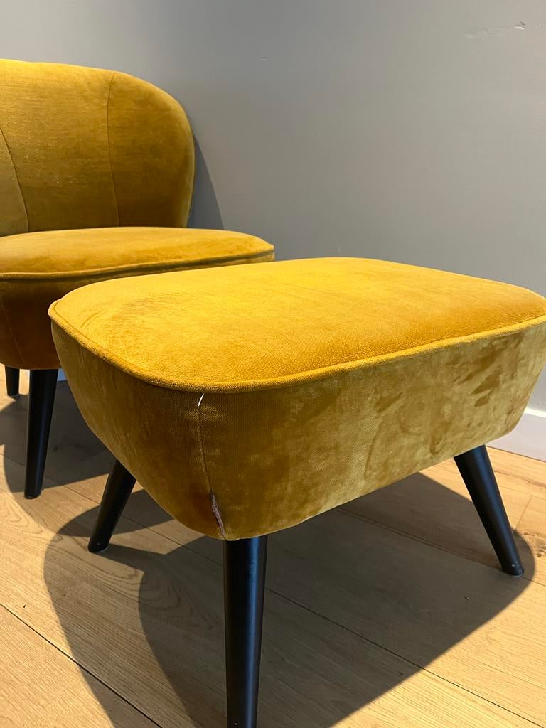 Fluwelen fauteuil met voetenbankje, Huis en Inrichting, Fauteuils, Ophalen, Gebruikt, 75 tot 100 cm, Stof