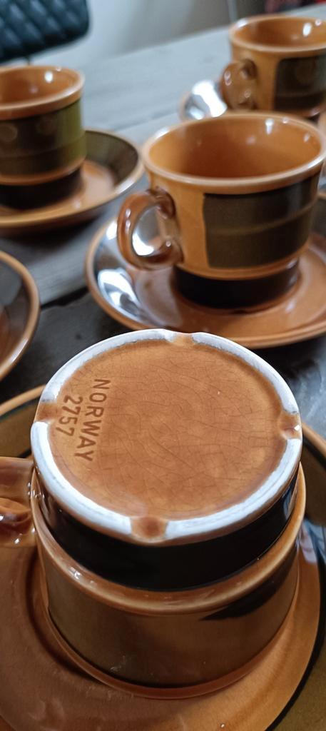 Stavangerflint kopjes en schotels - Vintage Noors design, Antiek en Kunst, Antiek | Keramiek en Aardewerk, Ophalen of Verzenden