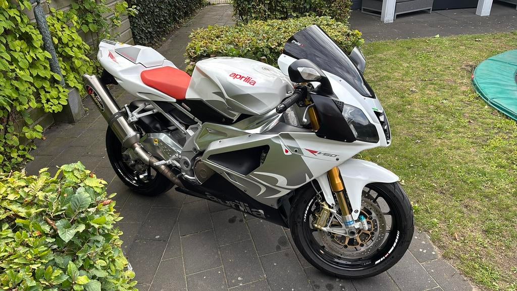 Aprilia RSV1000R RSV1000 RSV 1000 R (2009), 2 cilinders, Sportuitlaat, Motorrijbewijs A, Gebruikt