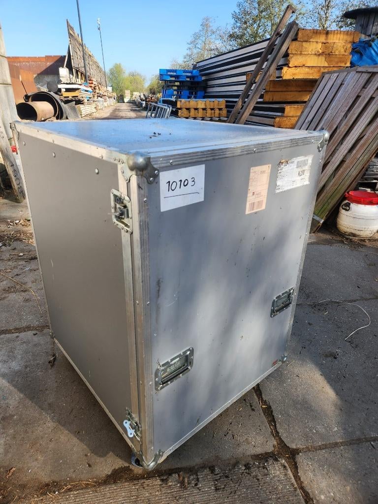 2692 - Aluminium kist op wielen, Ophalen, Gebruikt, Overige instrumenten