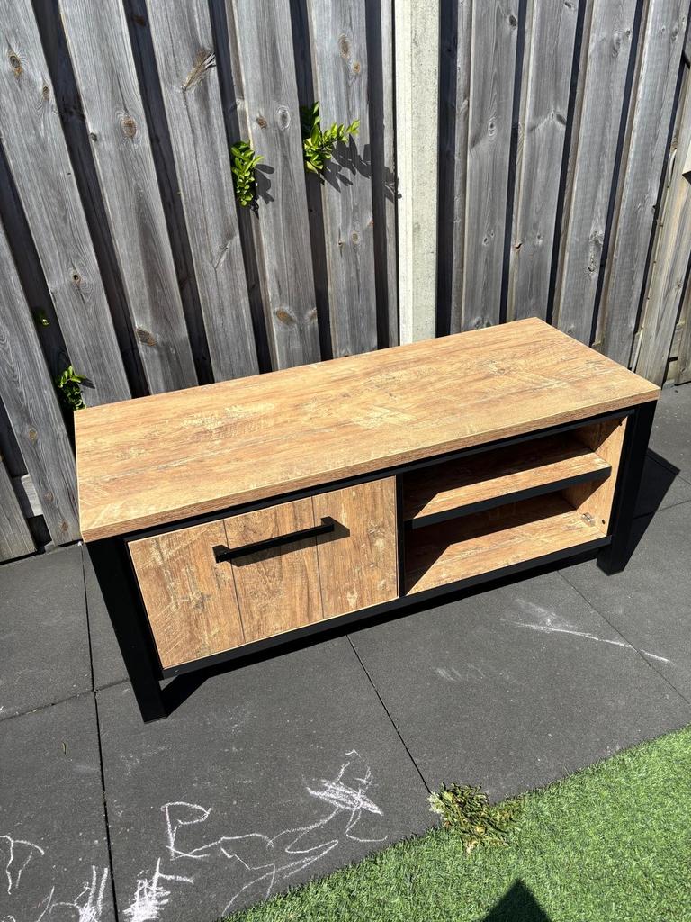 Tv-meubel WoonSquare 130x50x55 cm, Ophalen, 100 tot 150 cm, Zo goed als nieuw, Minder dan 100 cm