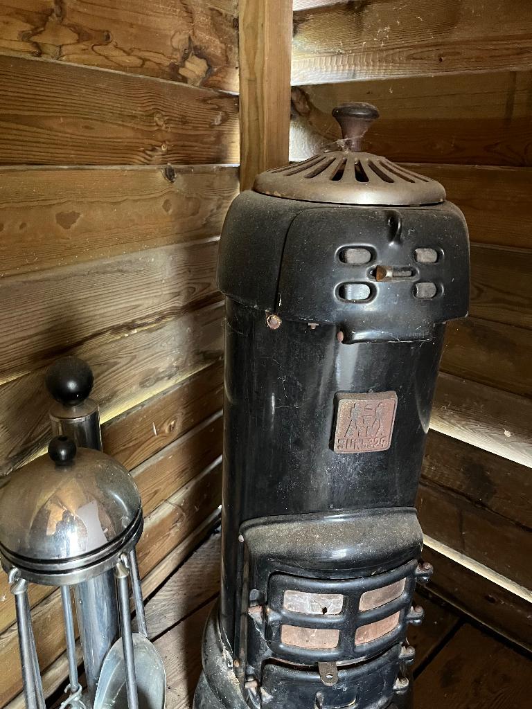Antieke Kolen/ briketten en hout kachel met haardstel, Ophalen, Gebruikt, Houtkachel, Vrijstaand