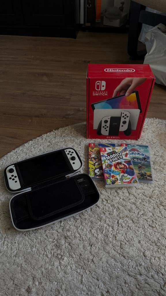 Nintendo Switch OLED met 3 games en hoesje, Ophalen, Overige genres, Eén computer, Zo goed als nieuw