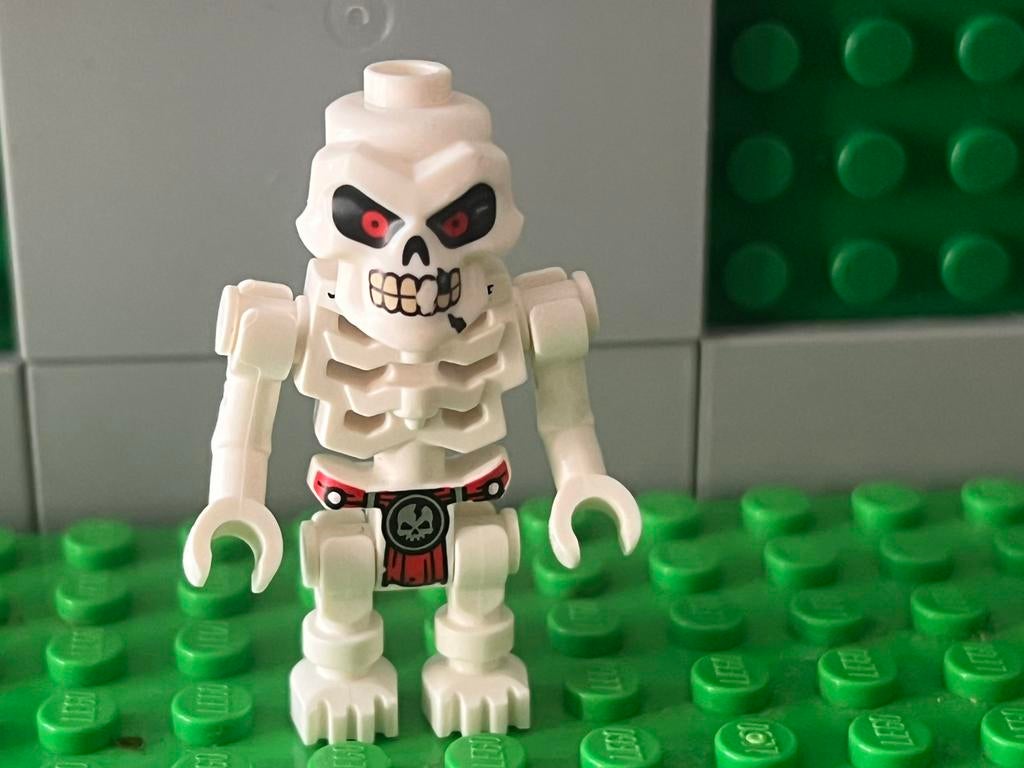 Lego ninjago skulkin minifiguur, Ophalen of Verzenden, Zo goed als nieuw