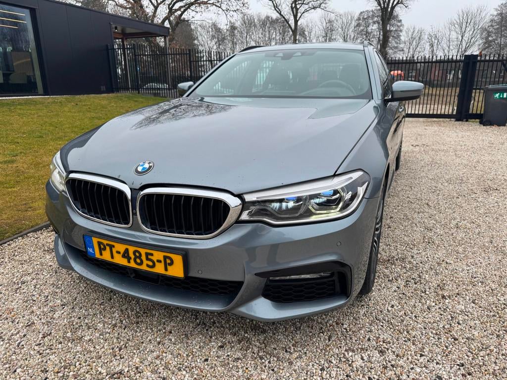 BMW 5-serie Touring 530d High Executive, Auto's, BMW, Automaat, Achterwielaandrijving, Gebruikt, 2000 kg
