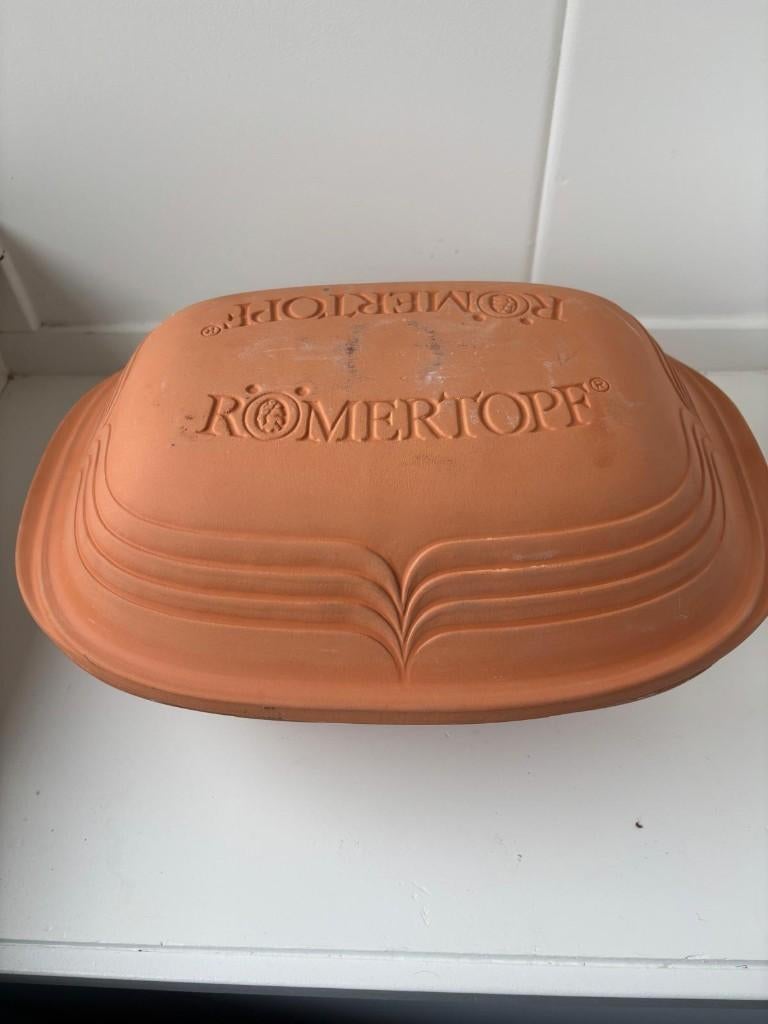 Römertopf RUSTICO braadpan voor 4 personen, 3 liter stoofpan met deksel van keramiek, voor stoven, braden en stomen, geschikt voor de oven