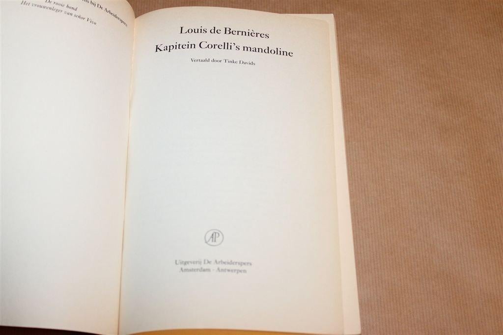 Kapitein Corelli's Mandoline — Bernières — Bestseller, Ophalen of Verzenden, Gelezen