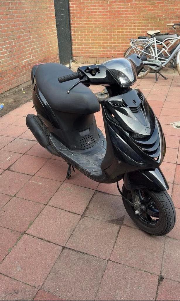 Piaggio Zip 172cc, Fietsen en Brommers, Scooters | Piaggio, Ophalen of Verzenden, Zo goed als nieuw, Tweetakt, Zip