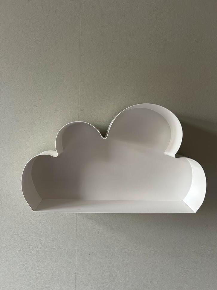 Witte wandplank in wolk vorm - Kinderkamer decoratie, Huis en Inrichting, Woonaccessoires | Wandplanken en Boekenplanken, Zo goed als nieuw