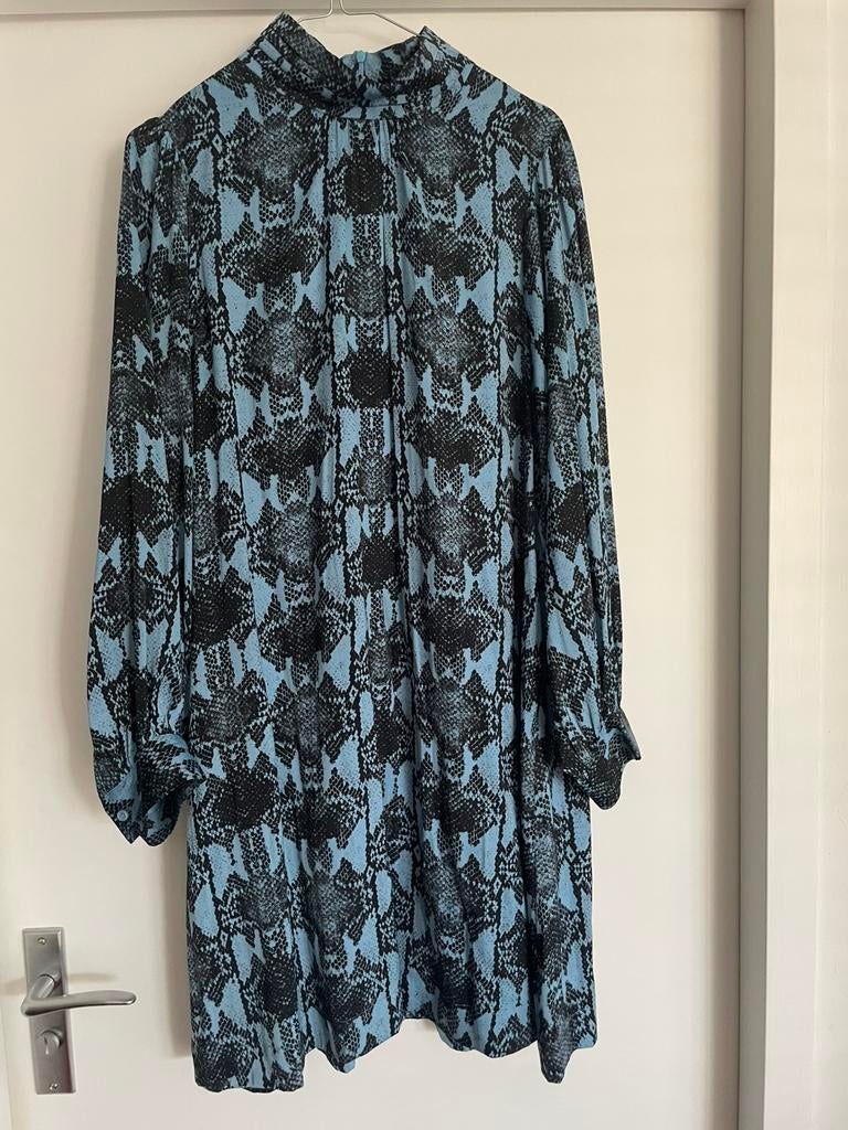 Essentiel Antwerp jurk mt 40 blauwe print, Kleding | Dames, Blouses en Tunieken, Ophalen of Verzenden, Zo goed als nieuw, Maat 38/40 (M)