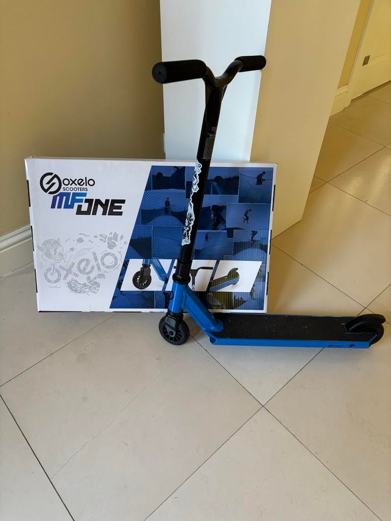 Oxelo MF One Stuntstep - Zo goed als nieuw blauw zwart!, Fietsen en Brommers, Steps, Ophalen of Verzenden, Zo goed als nieuw, Gewone step