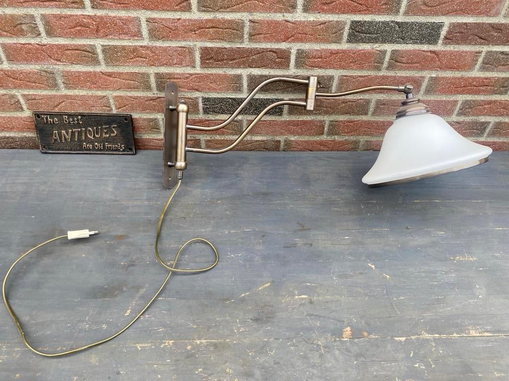 Antieke bronzen wandlamp met glazen kap, Antiek en Kunst, Ophalen