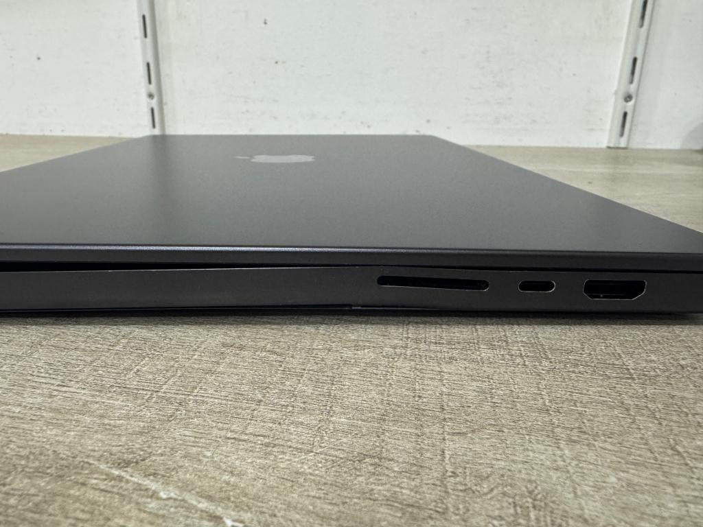 Macbook Pro 16" 2024 M3 Pro 18GB+512GB SpaceBlack LEES TEKST, Computers en Software, Apple Macbooks, Gebruikt, 512 GB, 1 Apple Park Way in Cupertino