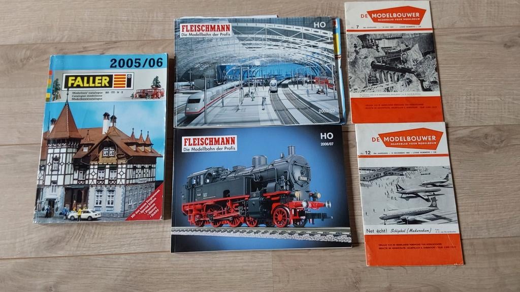 Diverse boeken  van Fleischmann,  FALLER , modelbouw enz., Ophalen of Verzenden, Gelijkstroom of Wisselstroom, Boek, Tijdschrift of Catalogus