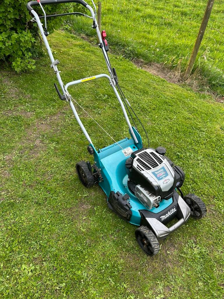 Makita 675exi grasmaaier benzine briggs & stratton, Ophalen, Gebruikt, Versnellingen, 50 cm of meer
