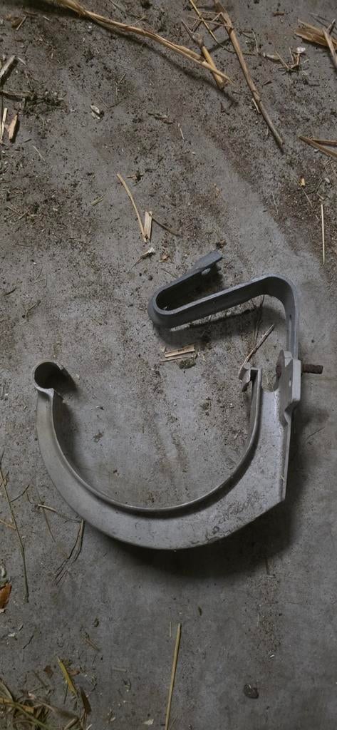Gootbeugels voor dakgoot - 25stuk, Ophalen, Gebruikt