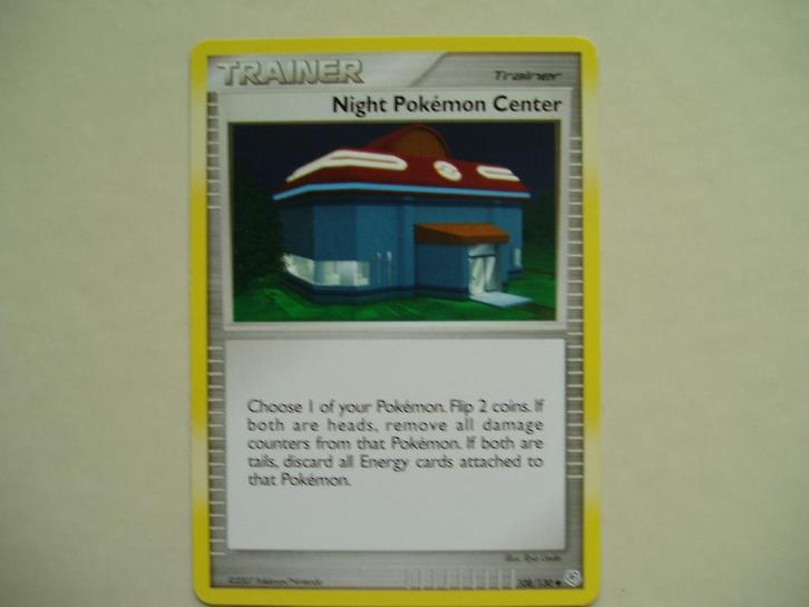 257. Trainerkaart, Night Pokémon Center., Hobby en Vrije tijd, Verzamelkaartspellen | Pokémon, Nieuw, Losse kaart, Foil, Verzenden